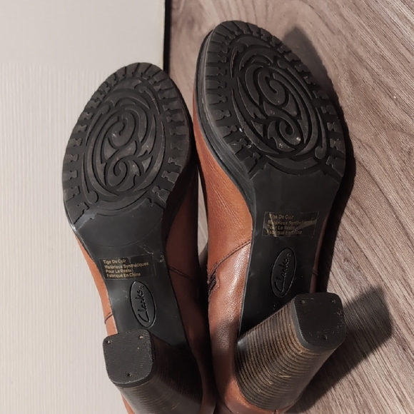 Clarks Chestnut Heeled Boots - Picture 4 of 10